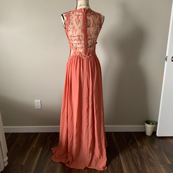 Boutique Gown - Picture 8 of 9